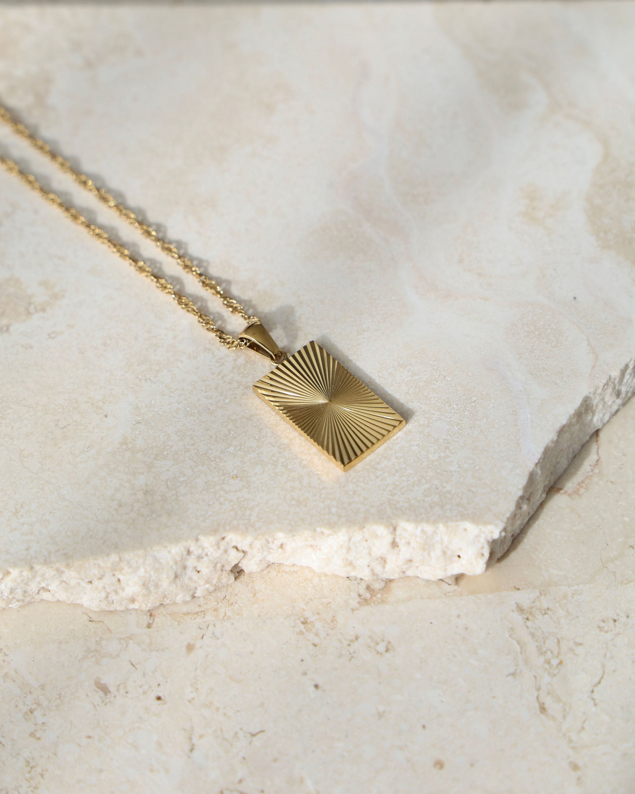 SUNSET GOLD NECKLACE