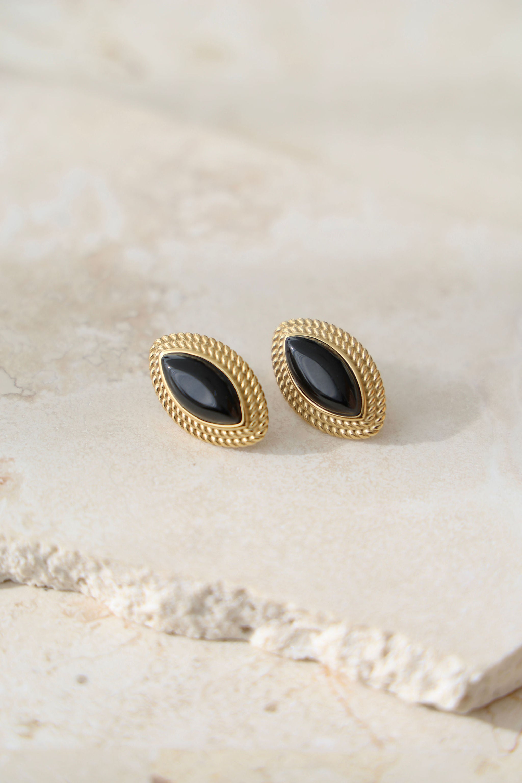 MEE MEE BLACK EARRINGS