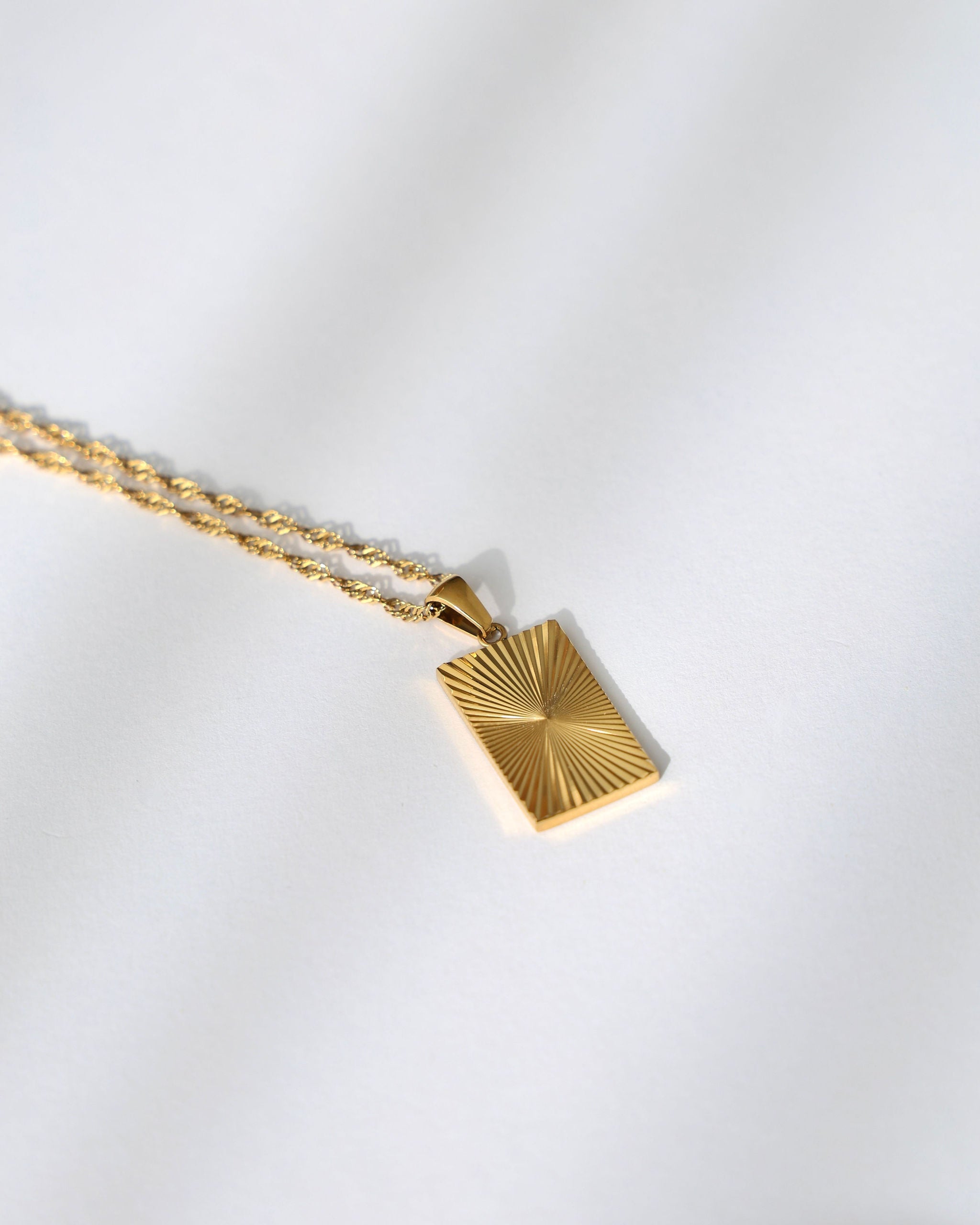 SUNSET GOLD NECKLACE