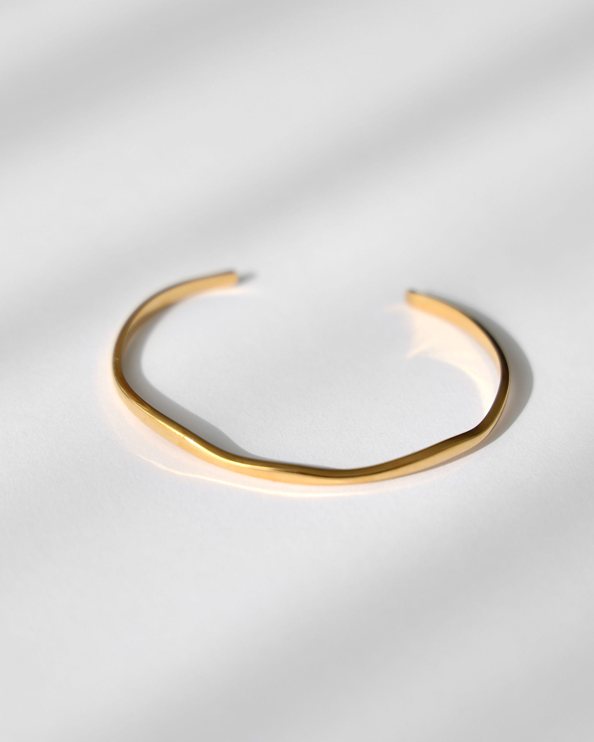 CLASSIC GOLD CUFF BRACELET