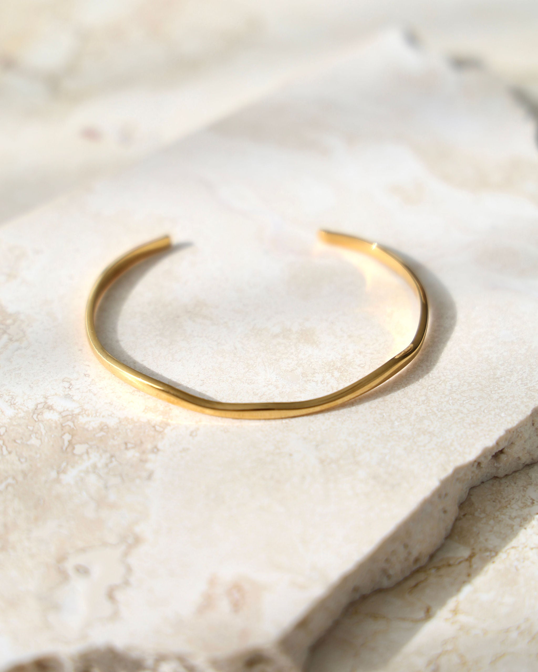 CLASSIC GOLD CUFF BRACELET